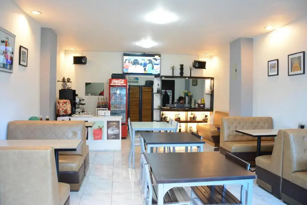 Siayan Travellers Inn