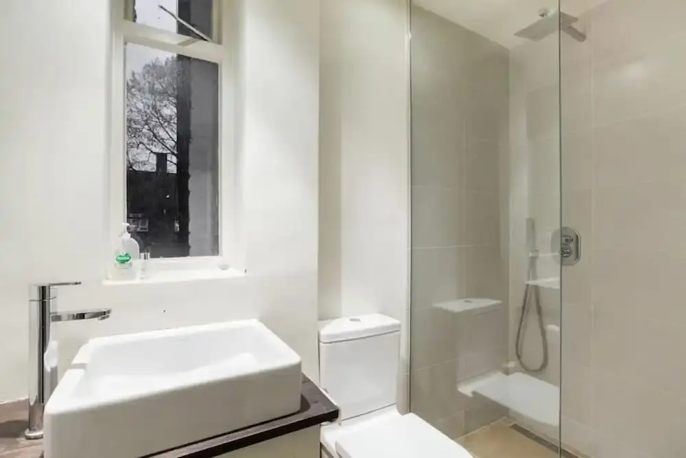Flat for 4, Moments From Notting Hill and Subway!