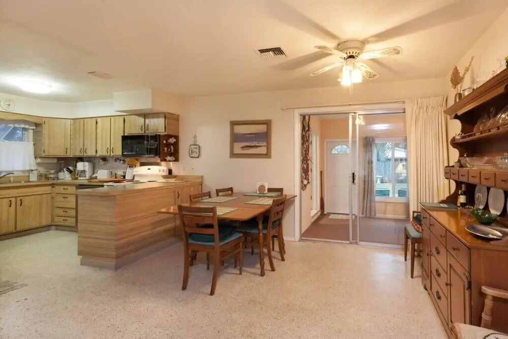 Cozy Cottage #212085 2 Bedrooms 2 Bathrooms Cottage