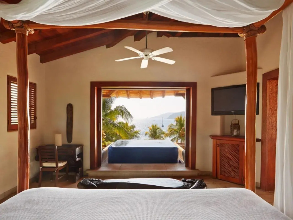 Thompson Zihuatanejo, A Beach Resort, by Hyatt