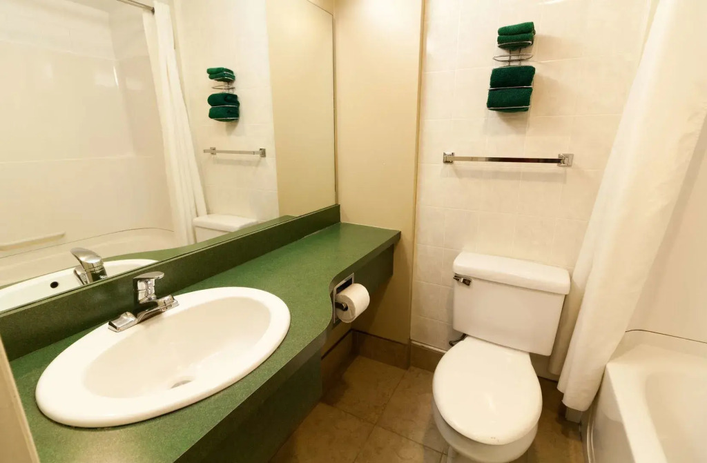 Best Maple Inn - Drayton Valley