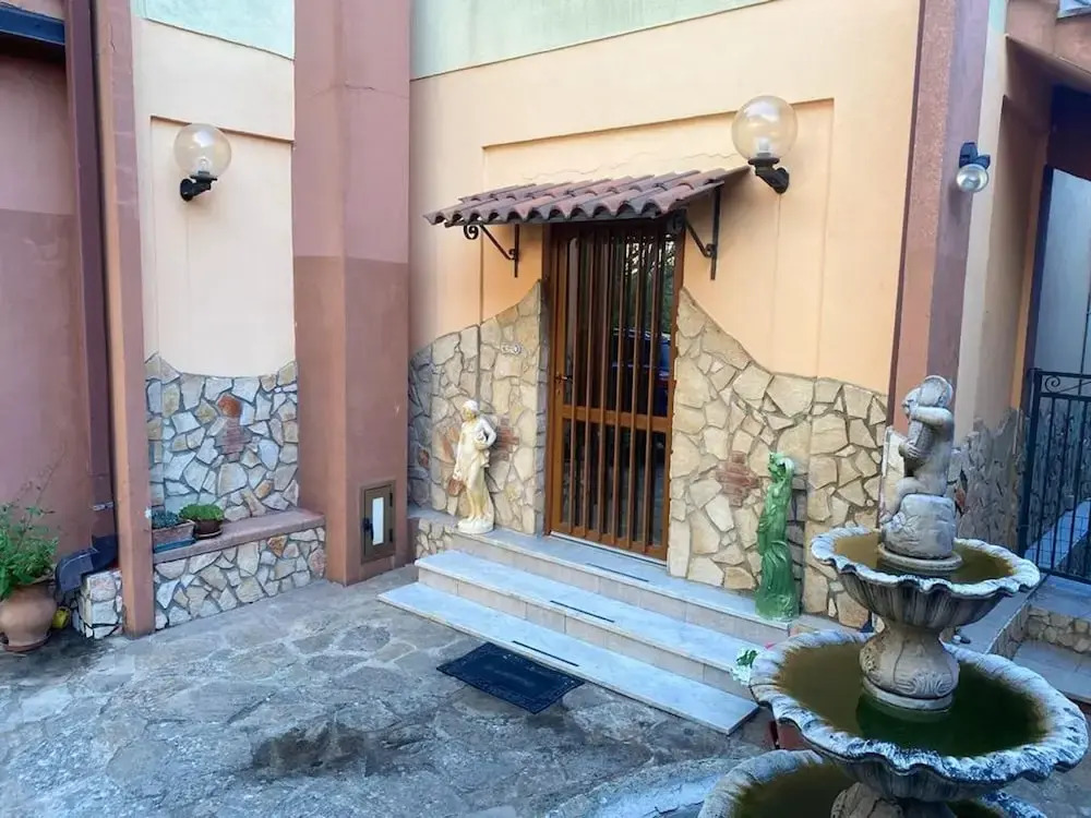 Apartment With 3 Bedrooms in Pergusa, With Wonderful Lake View, Shared Pool, Enclosed Garden - 80 km From the Beach