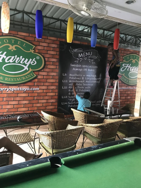 Harrys Hotel Bar & Restaurant