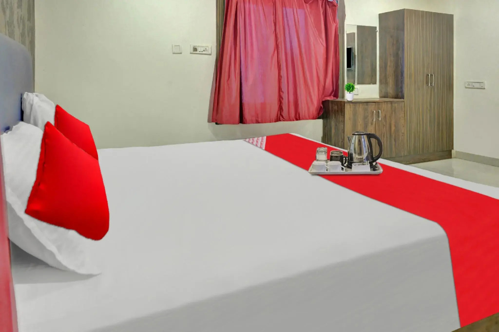Eesha Ncore Rooms by Oyo