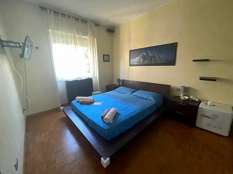 Impeccable bnb in Milan next to M1 metro 10 mins away from duomo Wi-Fi feel like home