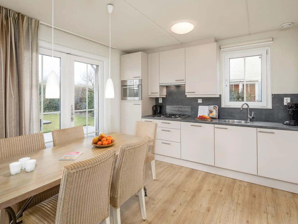 Detached villa with two bathrooms, 400 m. from the beach