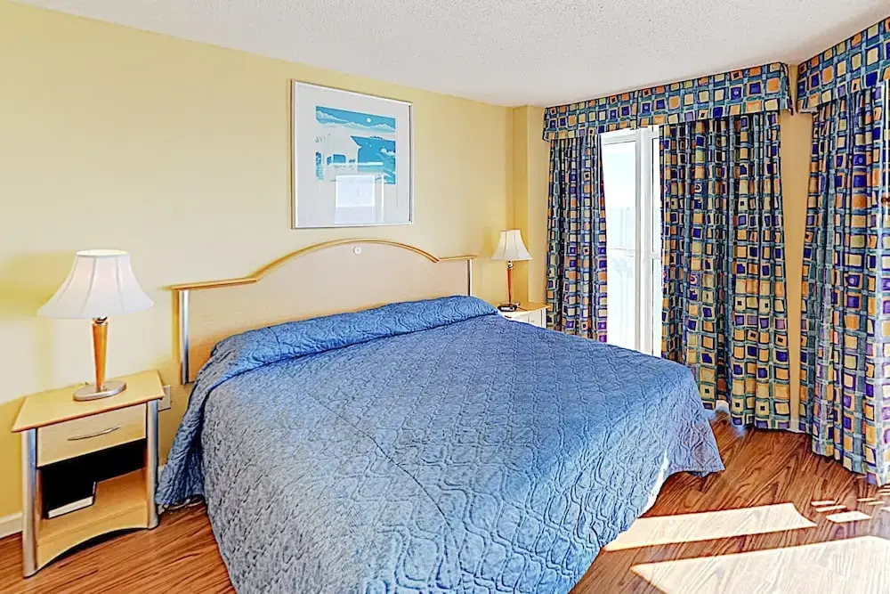 New Listing! Beachfront Resort W/ Epic Amenities 3 Bedroom Condo