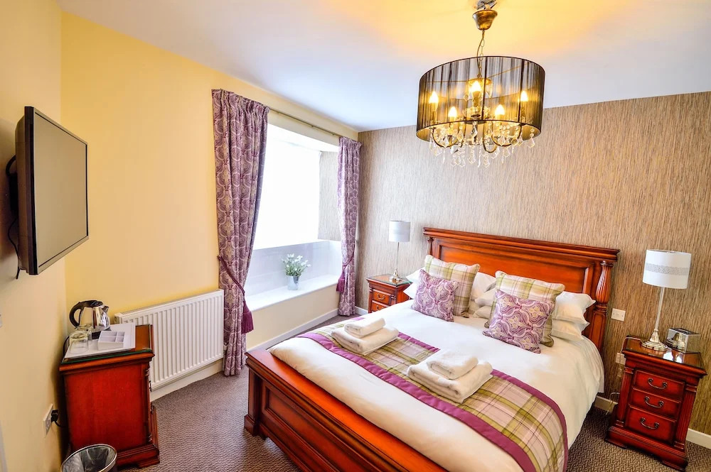 The George Hotel