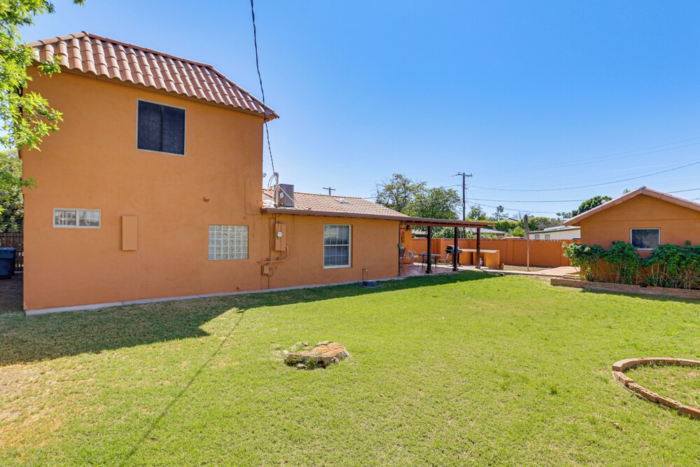 Walkable Uptown Gem! 3 Mi to Phoenix Mtns Preserve