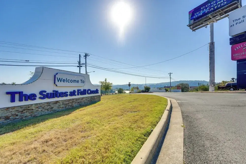 3 Mi to Branson Strip: Condo w/ Golf Course View!