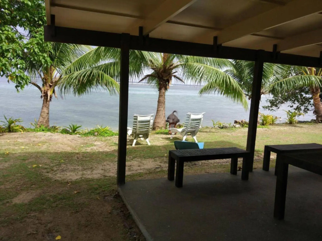Raro Beach Bach