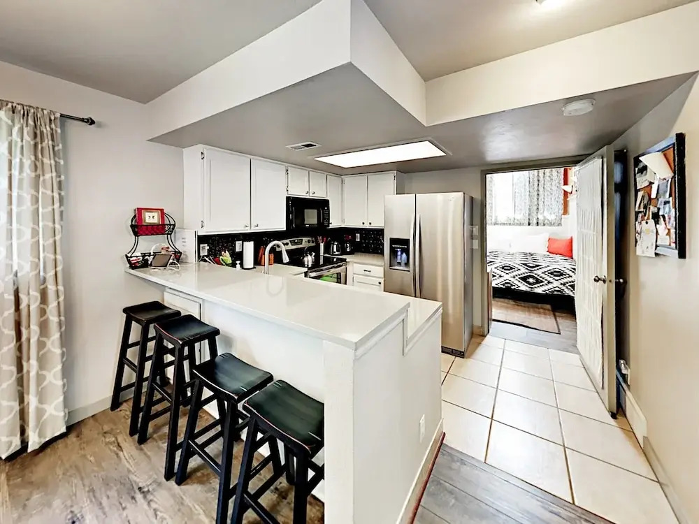 4BR 4BA Rustic Mountain Condo Park City by RedAwning