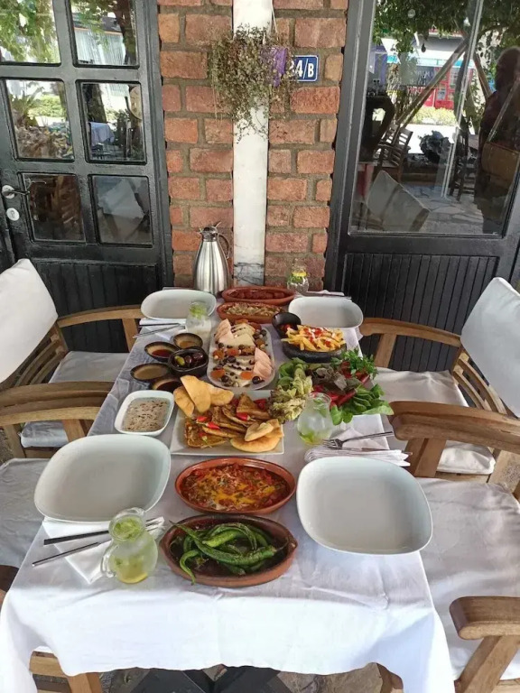 Oli̇vi̇a Hotel