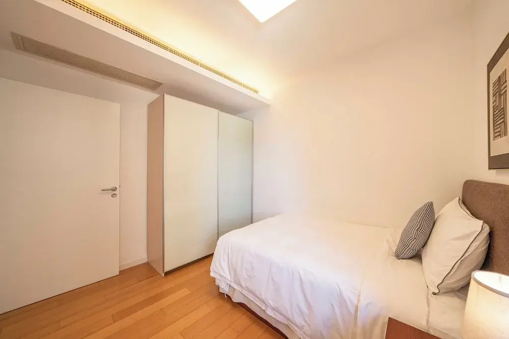 Tyms Elegant 2BR 1BA Apt Walk to Malls