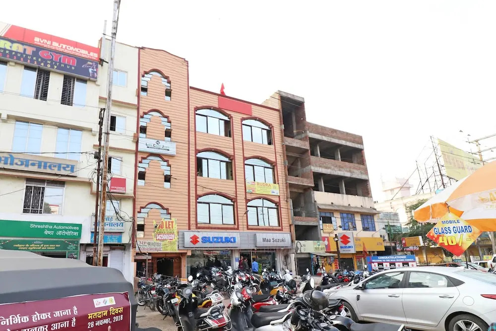 Hotel E Square By OYO Rooms