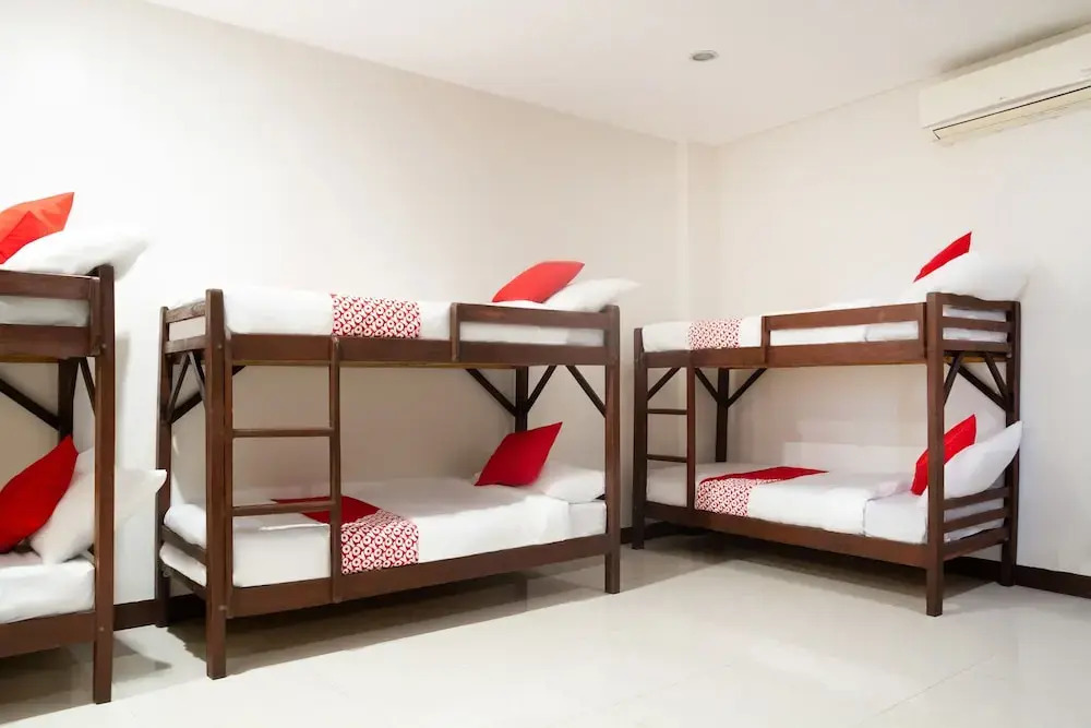 Monclaire Suites By OYO Rooms