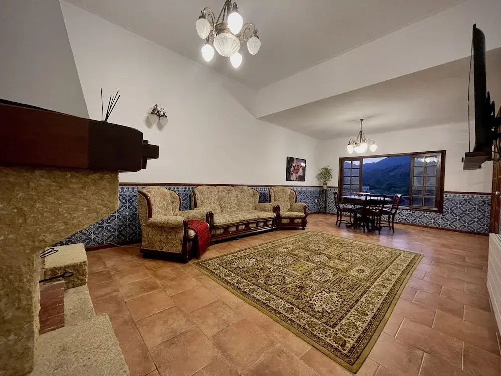 Villa Bouro - Stunning 4-bed Villa Near Geres