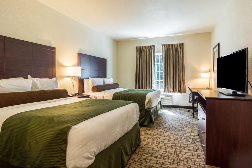 Cobblestone Hotel & Suites - Torrington