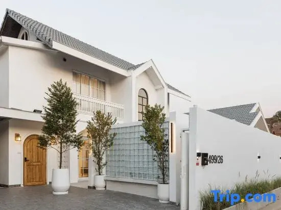 Zenzen Pool Villa