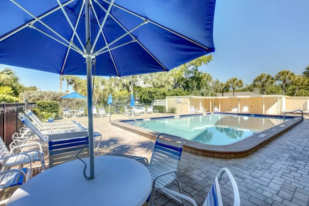Bay Tree Beach Side