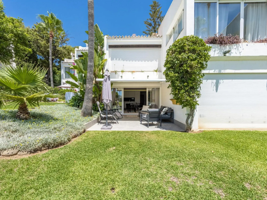 Azahara1 Beautiful apartment frontline golf