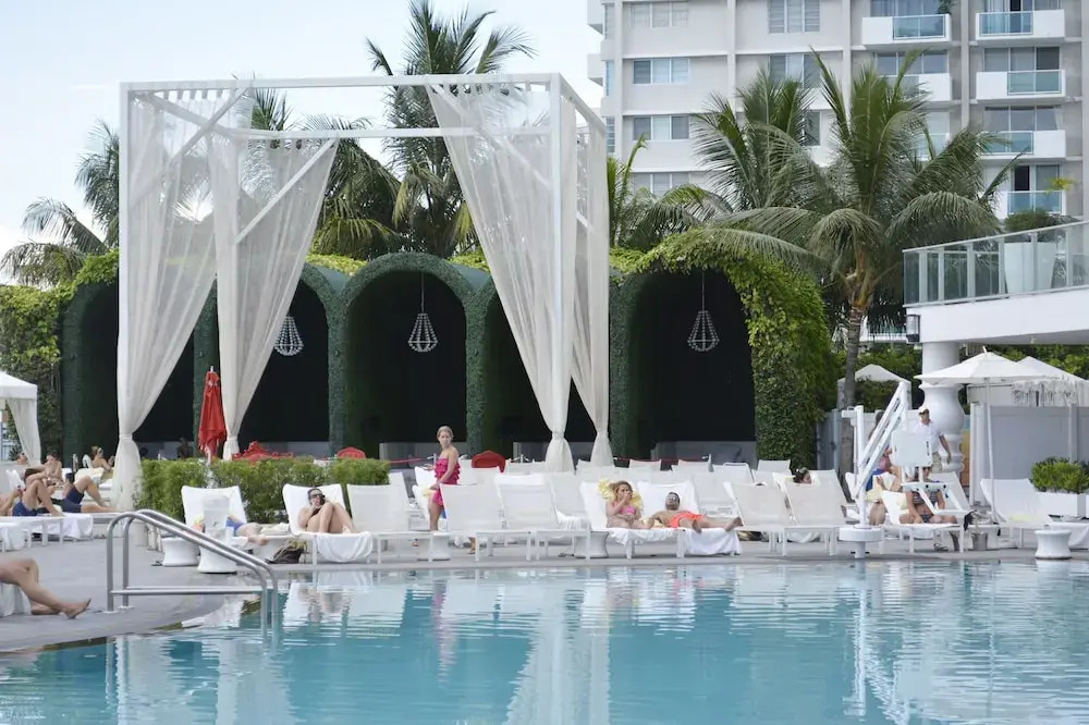 Suite 1100 West Av - in a 4 Hotel Pool With DJ #601