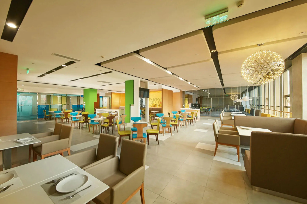 Holiday Inn Express Leshan City Square by IHG - High Speed Rail and Leshan Giant Buddha