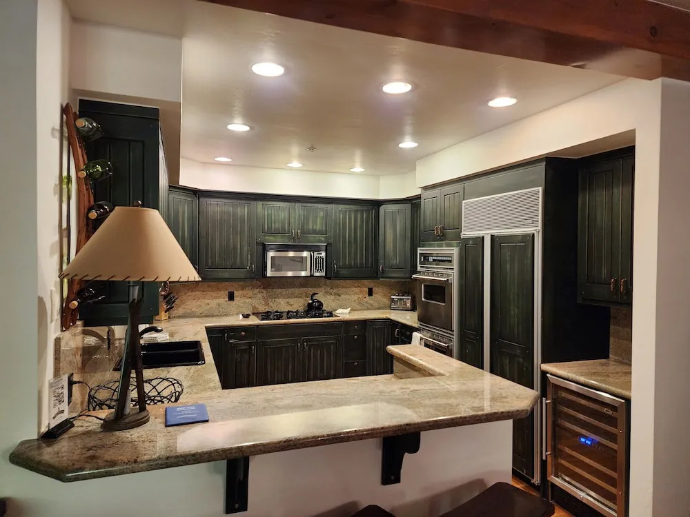 Scenic On-mountain 2br/2.5ba Bachelor Gulch Ski In/ski Out 2 Bedroom Condo by RedAwning