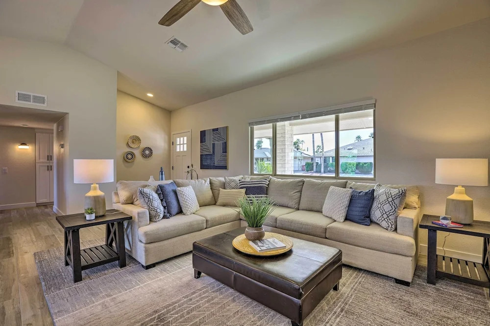 Putting Green, Grill: Home in Sun City West