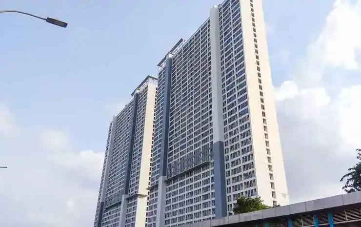 Studio Tifolia Apartment with Double Bed near LRT Station By Travelio