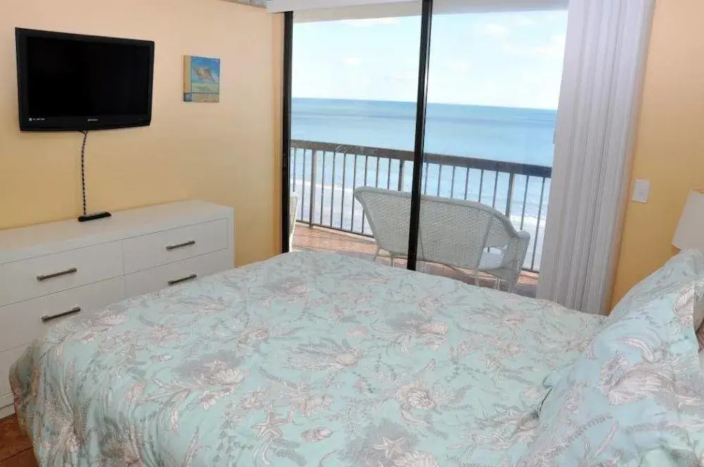 Water Pointe 903 - 3 Br condo by RedAwning