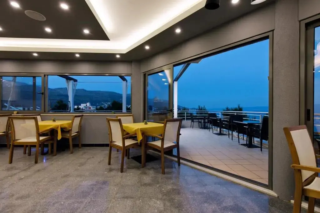 Ark Beach Apartments