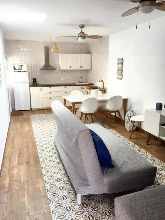 House with 2 Bedrooms in Chiclana de la Frontera, with Enclosed Garden And Wifi - 200 M From the Beach