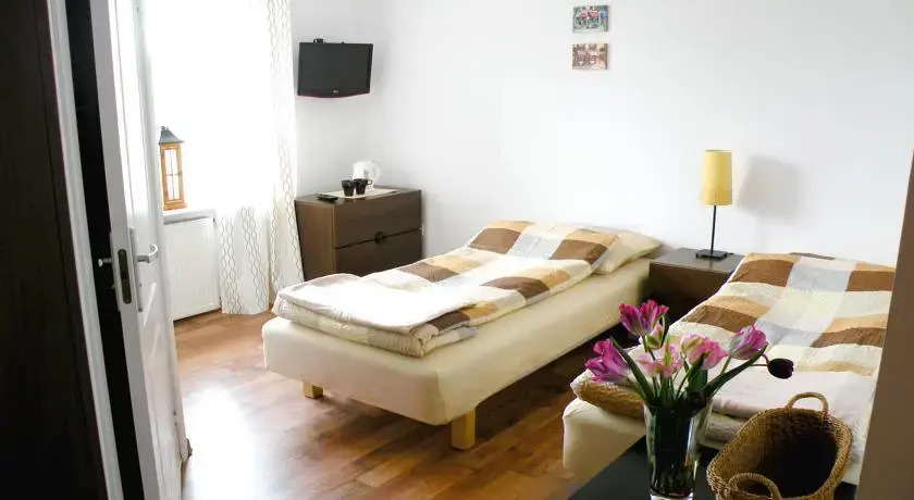 Route 7 Rooms