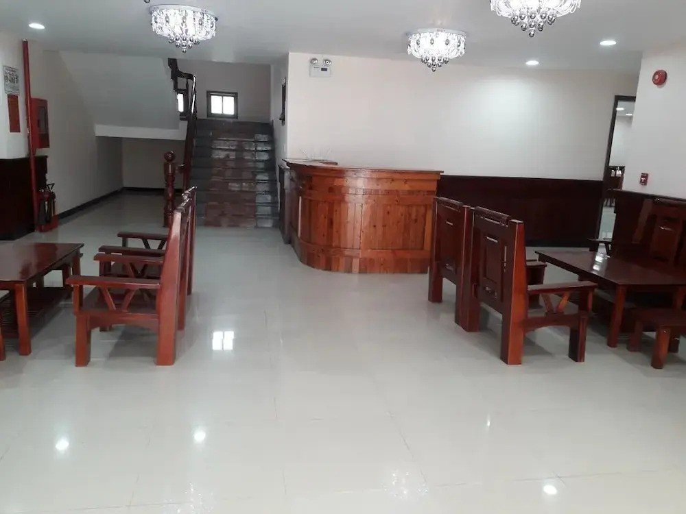 Con Dao Tan Son Nhat Hotel
