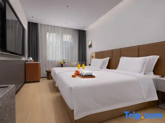Huanrui Hotel (Loong Boat Race Center)