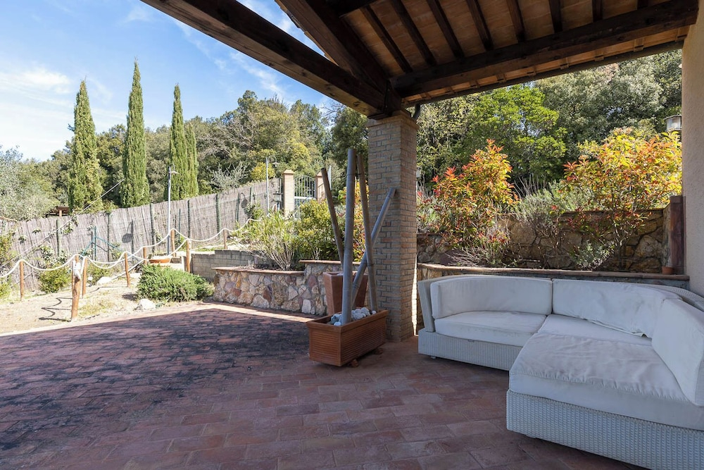 Villa Montegemoli by Toscana Bella