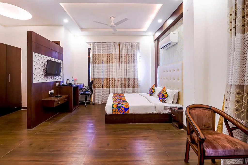 Fabhotel Swess Grand
