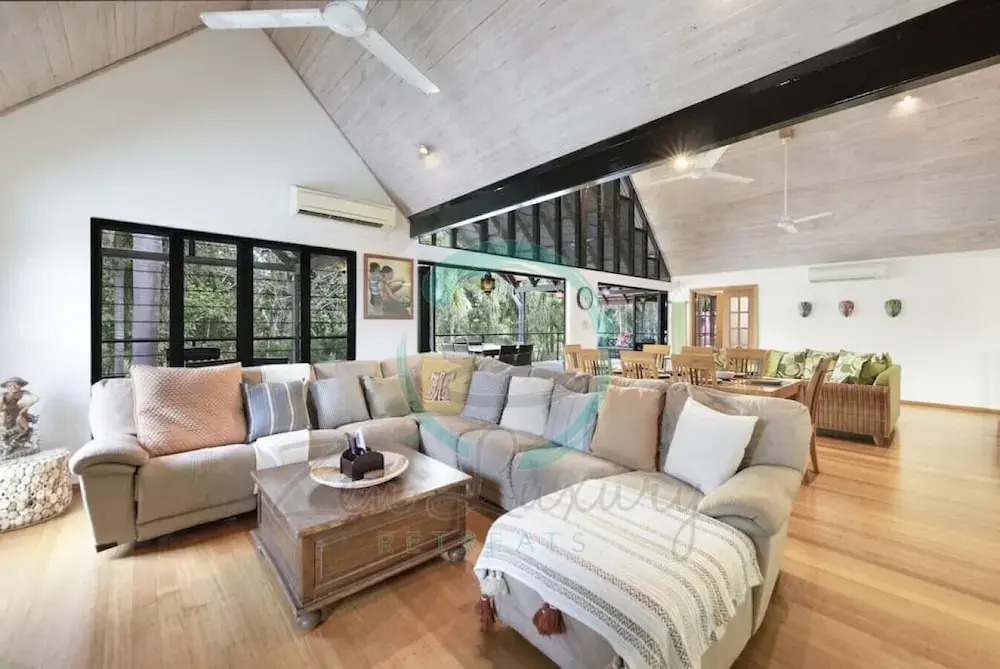 ZENLUX - 3-Story Corporate Golf Retreat