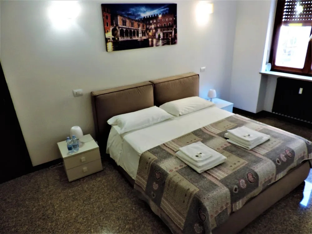 Cattaneo 19 Rooms