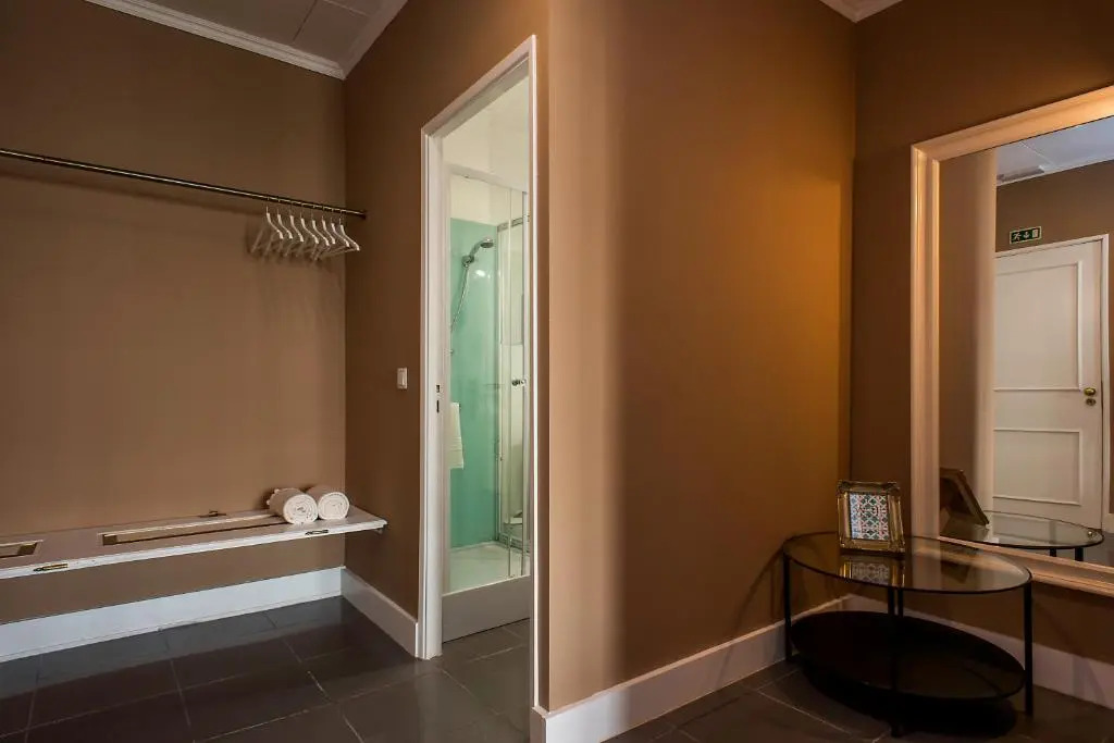 PH Downtown Suites