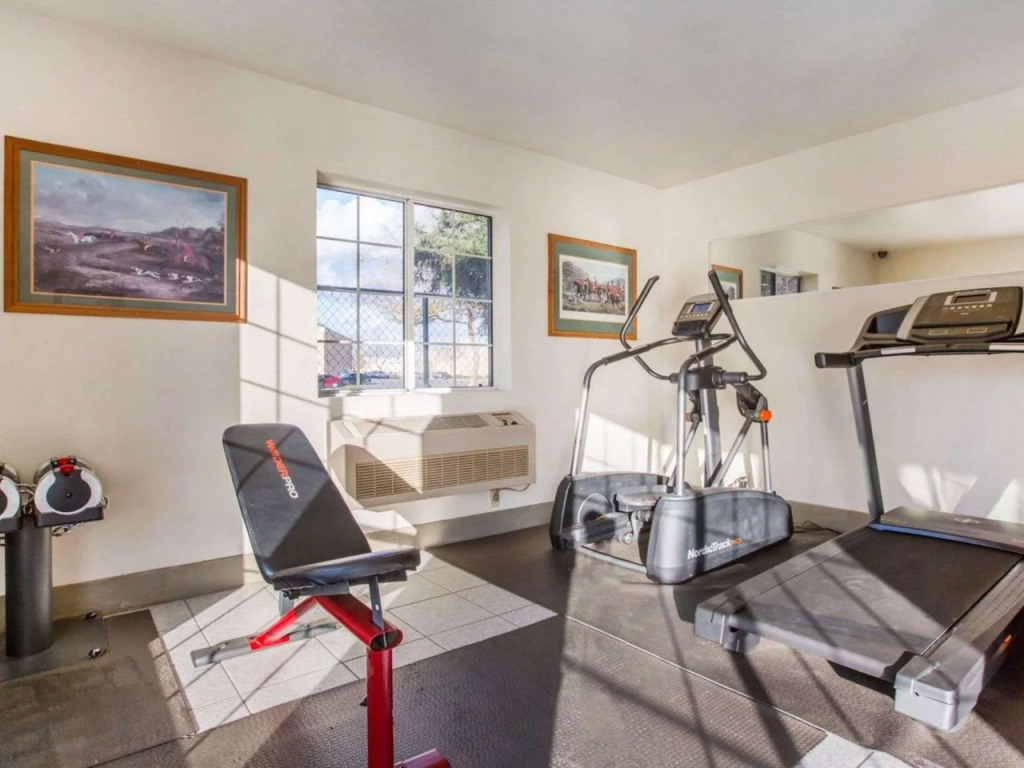 Quality Inn & Suites Tulare