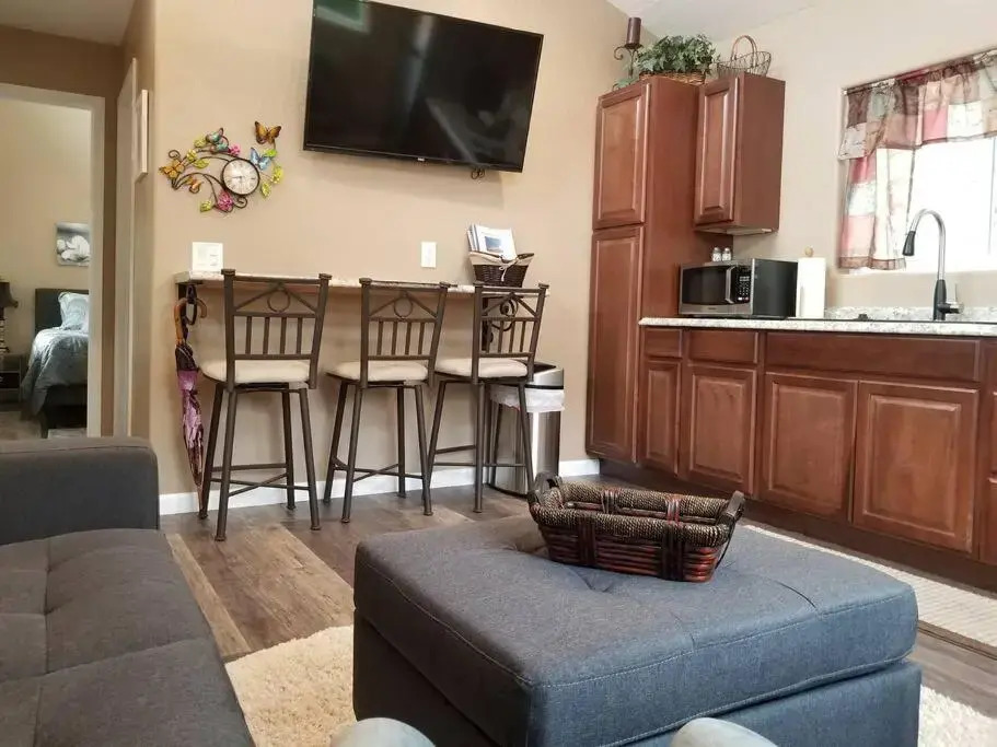 Red Rocks! Stroll to trails! 1 Bd in W. Sedona!