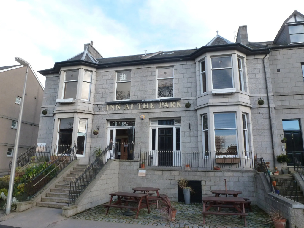 Inn At The Park Hotel