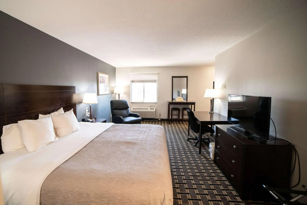 Quality Inn & Suites Watertown near Prairie Lakes Ice Arena