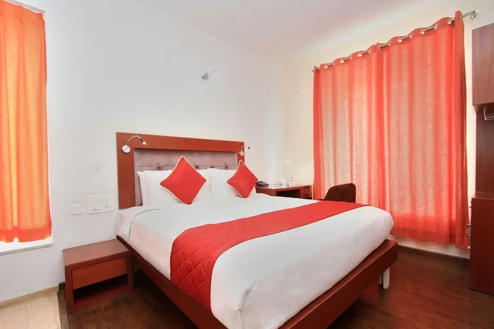 OYO 10002 Hotel Canary Hop