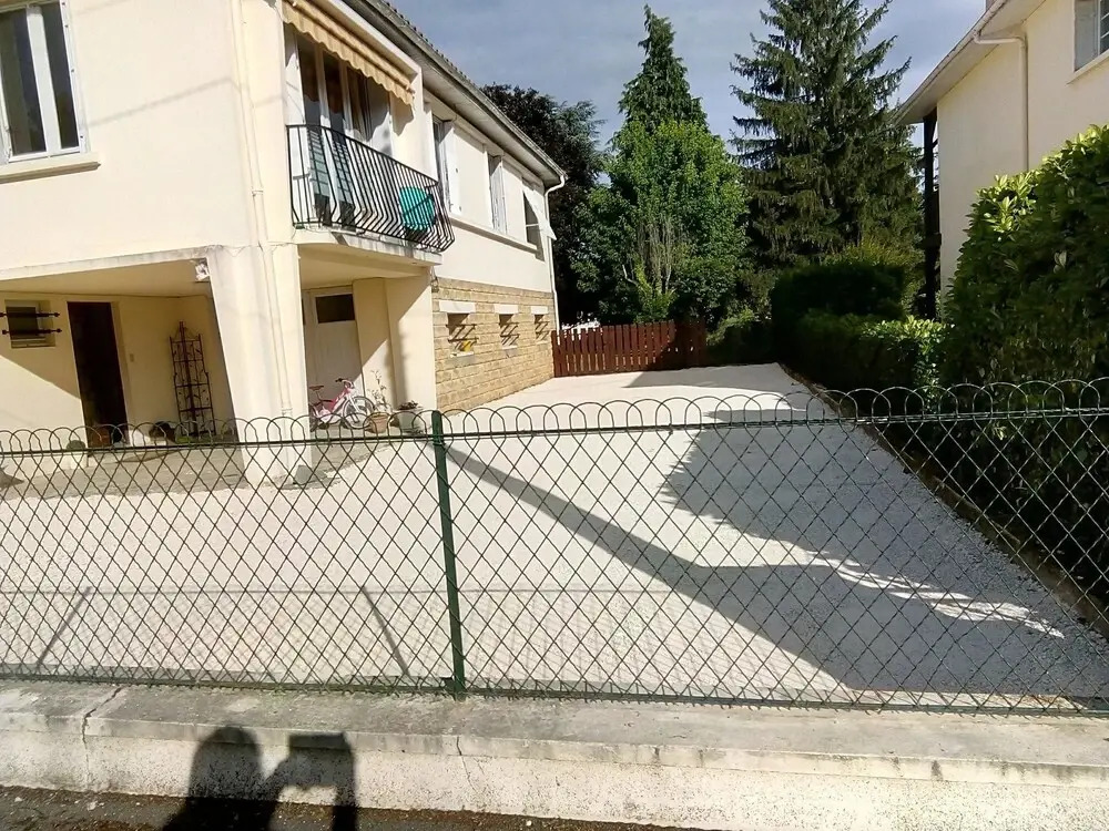Studio in Bergerac, With Pool Access, Enclosed Garden and Wifi - 800 m
