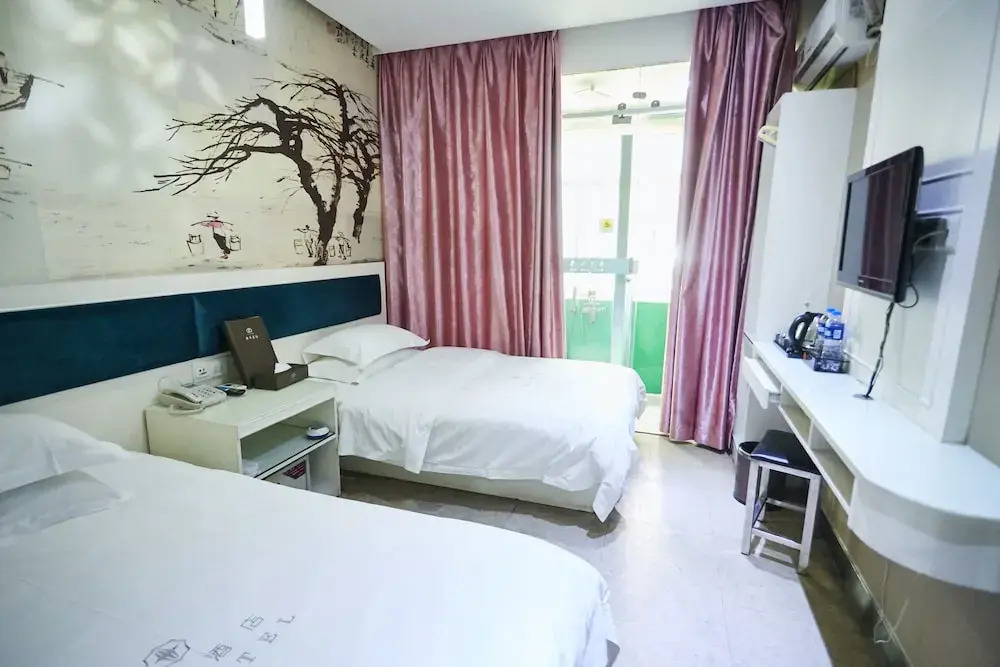 Xinghe Xinfeng Hotel Railway Station & Bus Station Branch