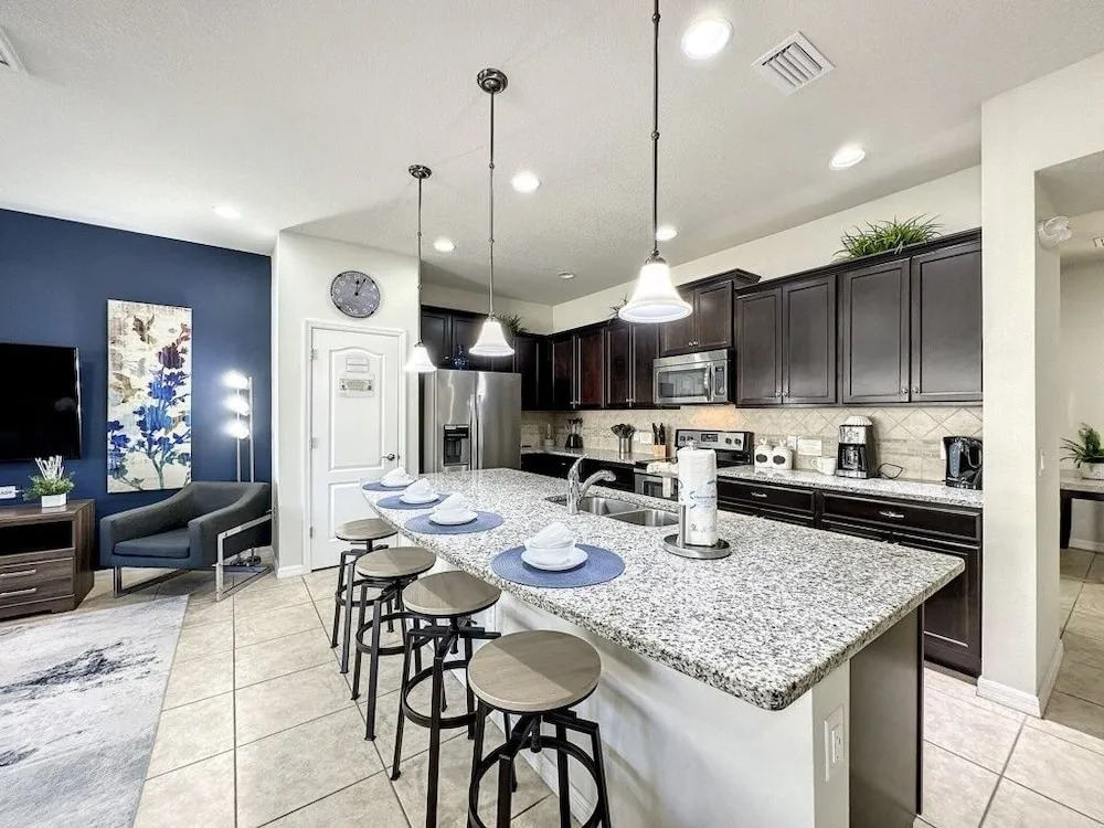 Windsor-5 Bed W/splashpool-3801ww 5 Bedroom Townhouse by RedAwning