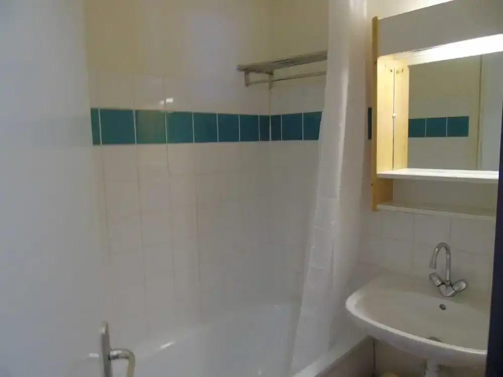 Lou Services Apartment CB40 LSI 001